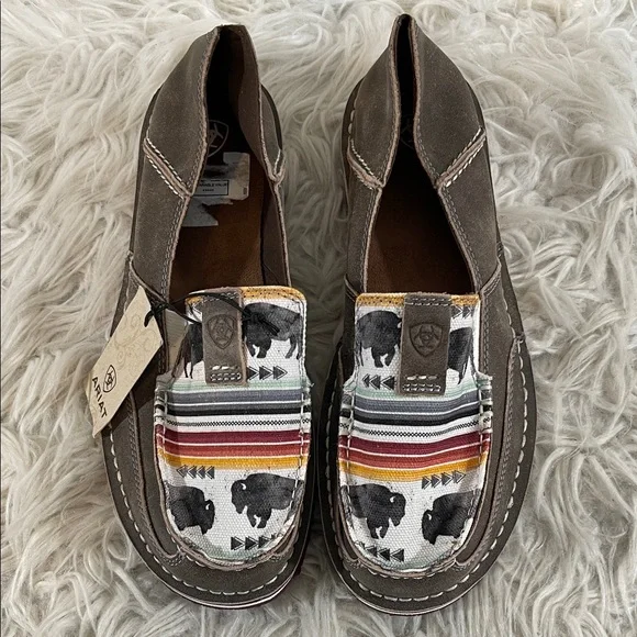 ARIAT BUFFALO PRINT CASUAL VAMP CRUISER SHOES SLIP ON- MOC TOE Size 8 NEW - Picture 2 of 12